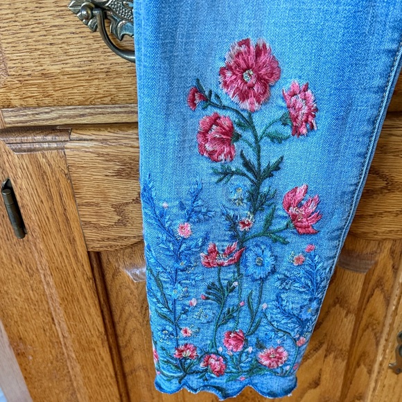 DRIFTWOOD Candace Cropped Denim Jeans with Floral Embroidery and Scalloped Hems - Picture 3 of 5